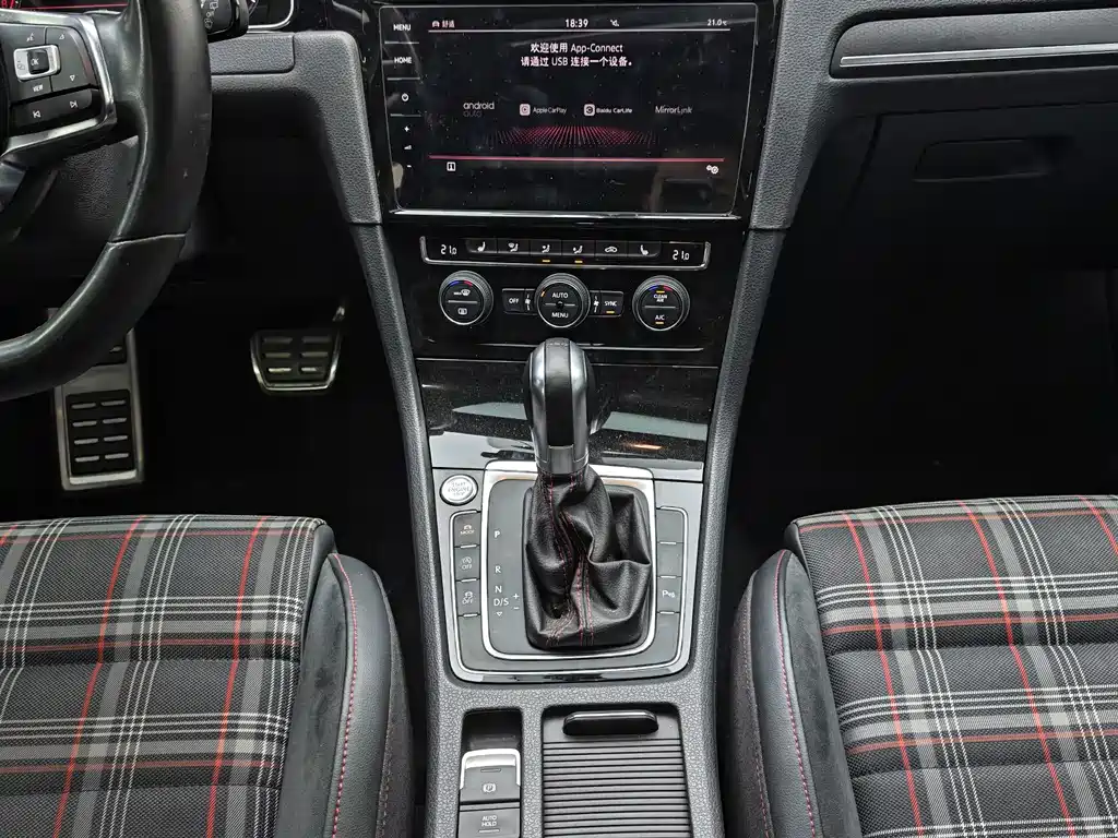Volkswagen Golf GTI — миниатюра 13