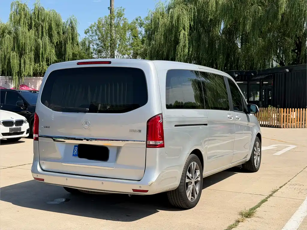 Mercedes-Benz V-Class — миниатюра 14