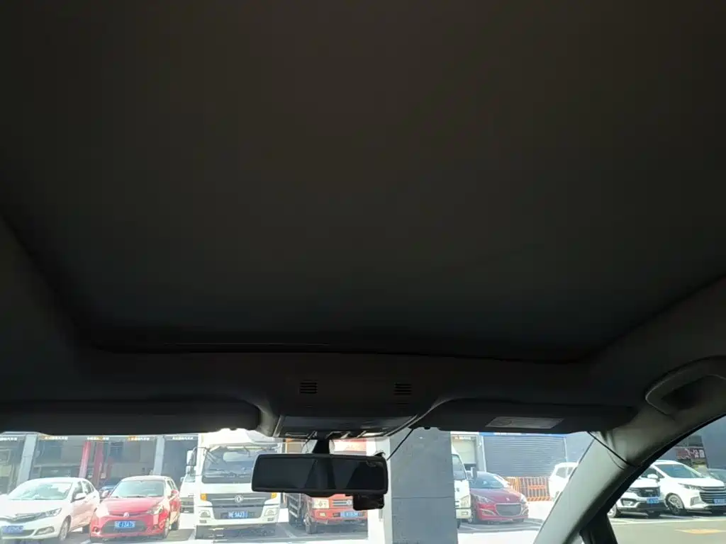 Volkswagen Golf Sportsvan — миниатюра 18
