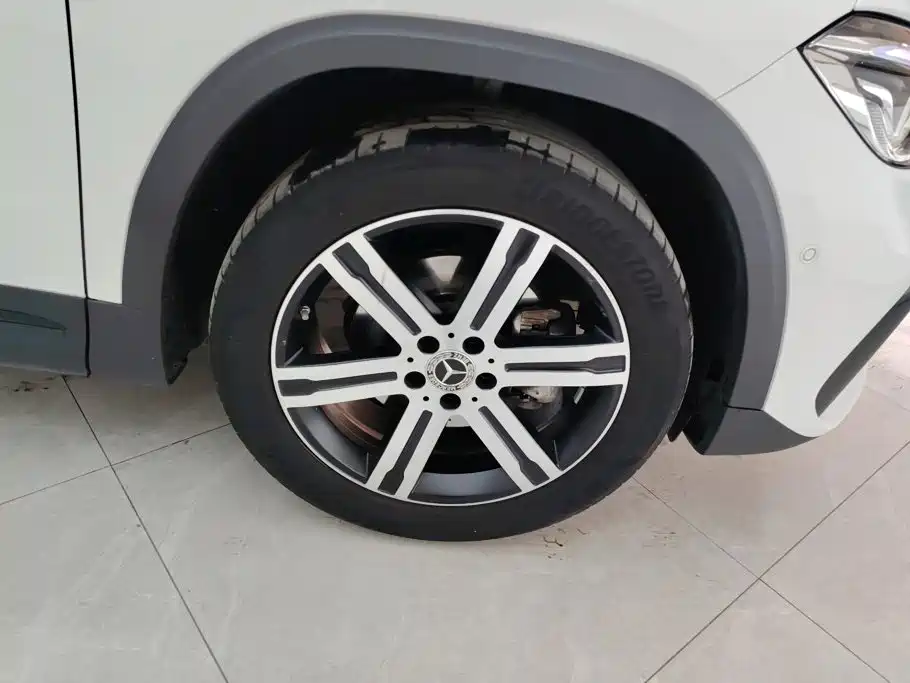 Mercedes-Benz GLA — миниатюра 6
