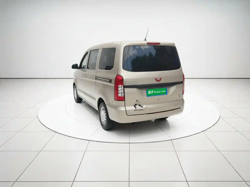 Wuling Hongguang V — миниатюра 5