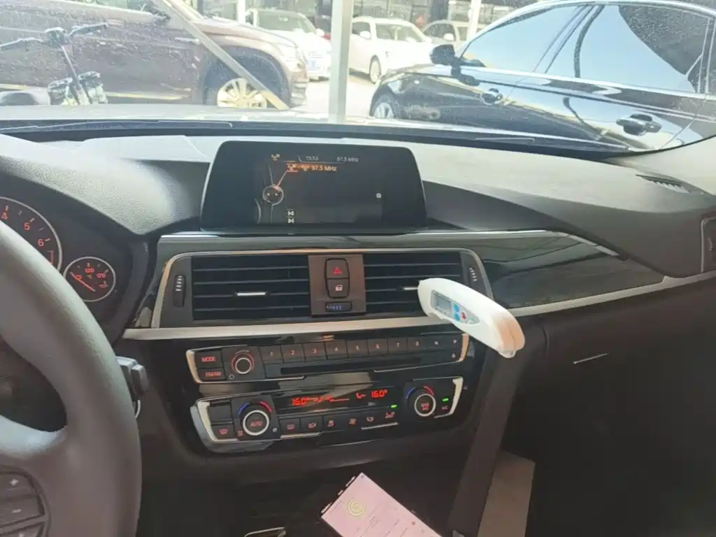 BMW 3 Series — миниатюра 13