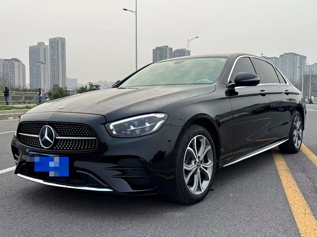 Mercedes-Benz E-Class 2022