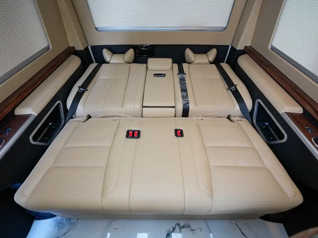Toyota HiAce 2022 3.5L AT