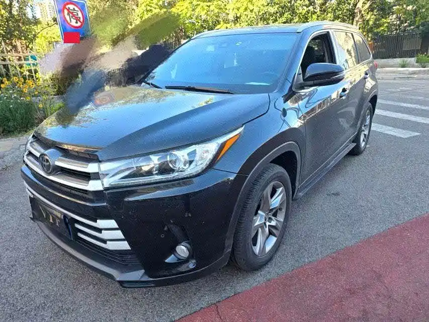 Toyota Highlander 2018 2.0T Luxury 7 мест V