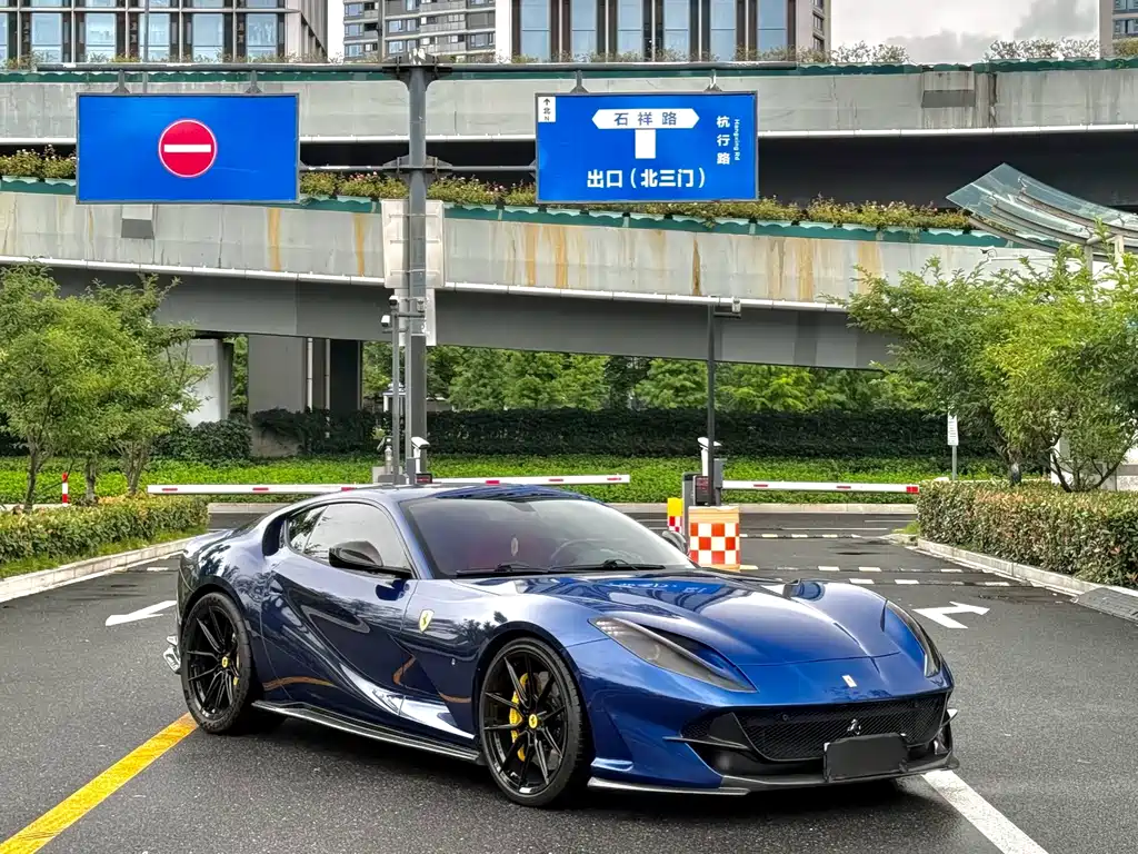 Ferrari 812 — миниатюра 2