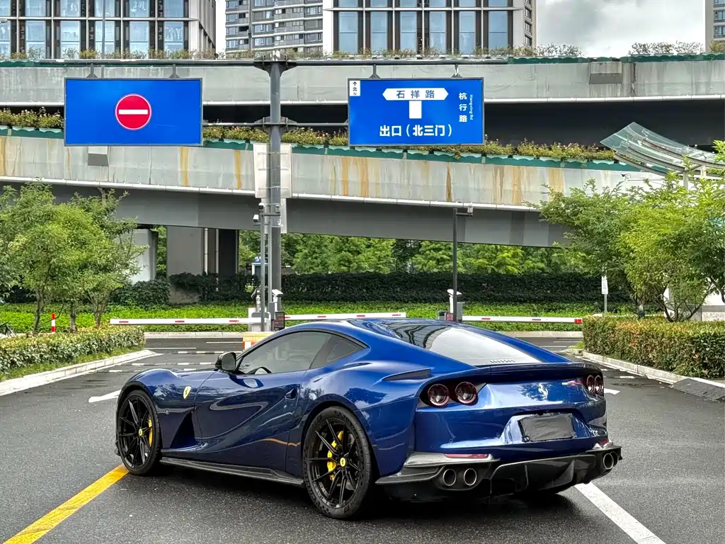 Ferrari 812 — миниатюра 9