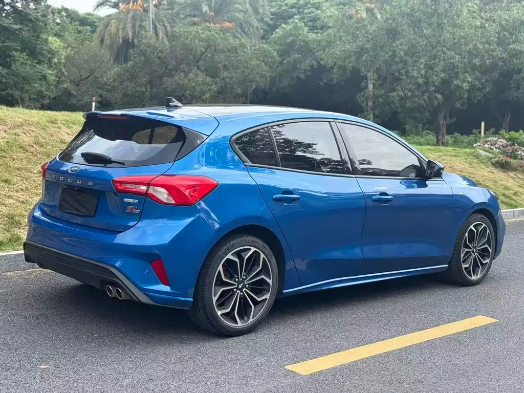 Ford Focus 2021 EcoBoost 180 AT ST Line