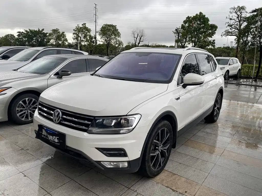 VOLKSWAGEN TIGUAN L