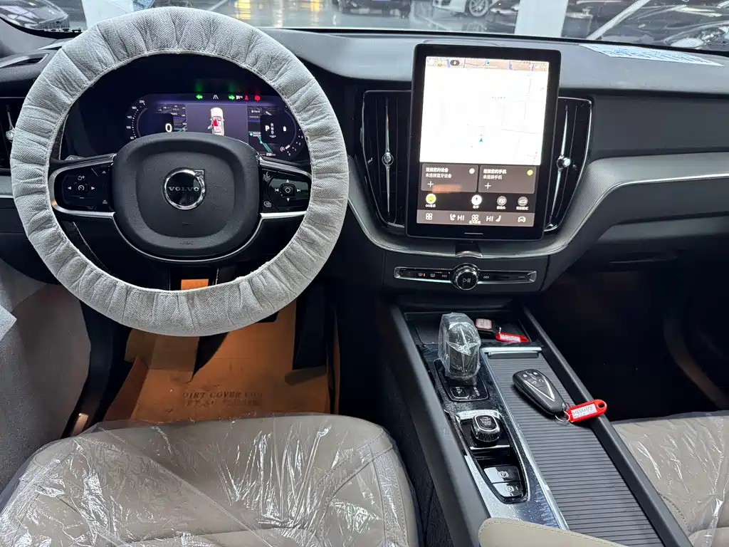 Volvo XC60 2026 B5 Luxury