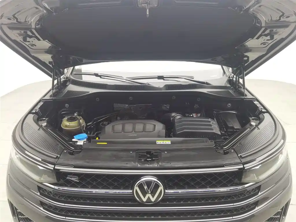 Volkswagen Tavendor 2023 380TSI R-Line