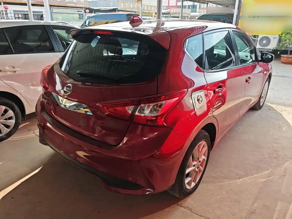 Nissan Tiida — миниатюра 7