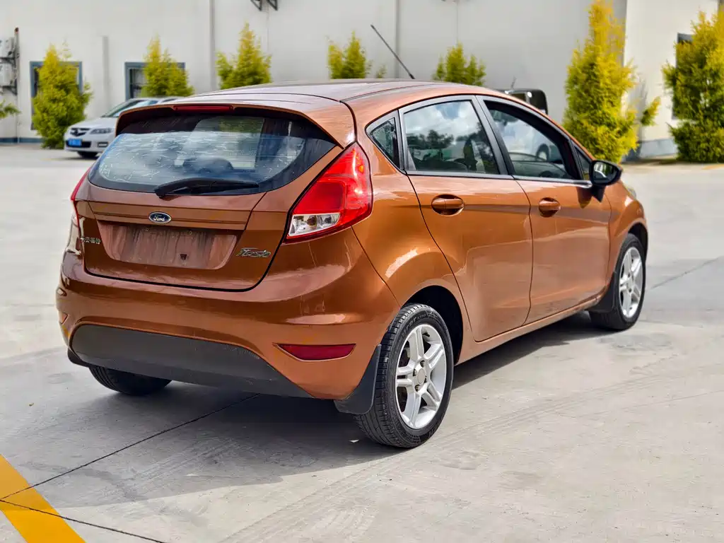 Ford Fiesta Hatchback 1.5L Manual Elegant Type, фото 5