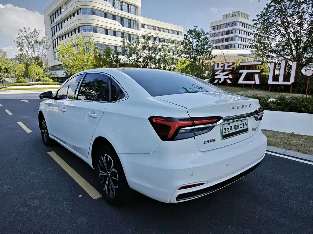 Roewe i6 MAX New Energy — миниатюра 4