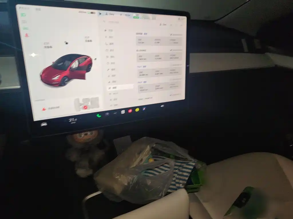 Tesla Model 3 — миниатюра 6