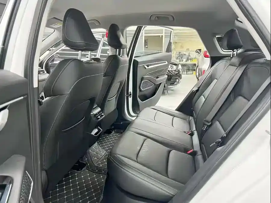 Geely Emgrand — миниатюра 6