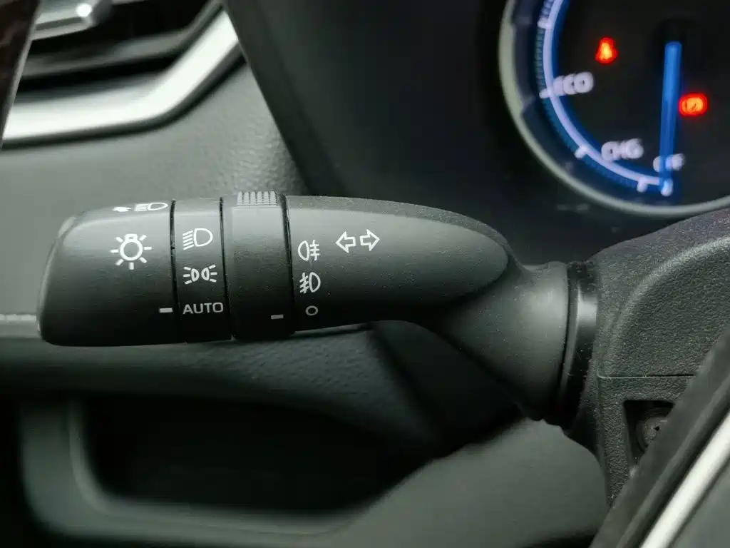 Toyota RAV4 — миниатюра 21
