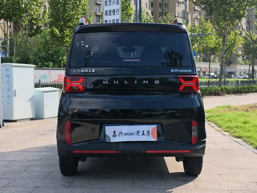 Wuling MINIEV — миниатюра 5