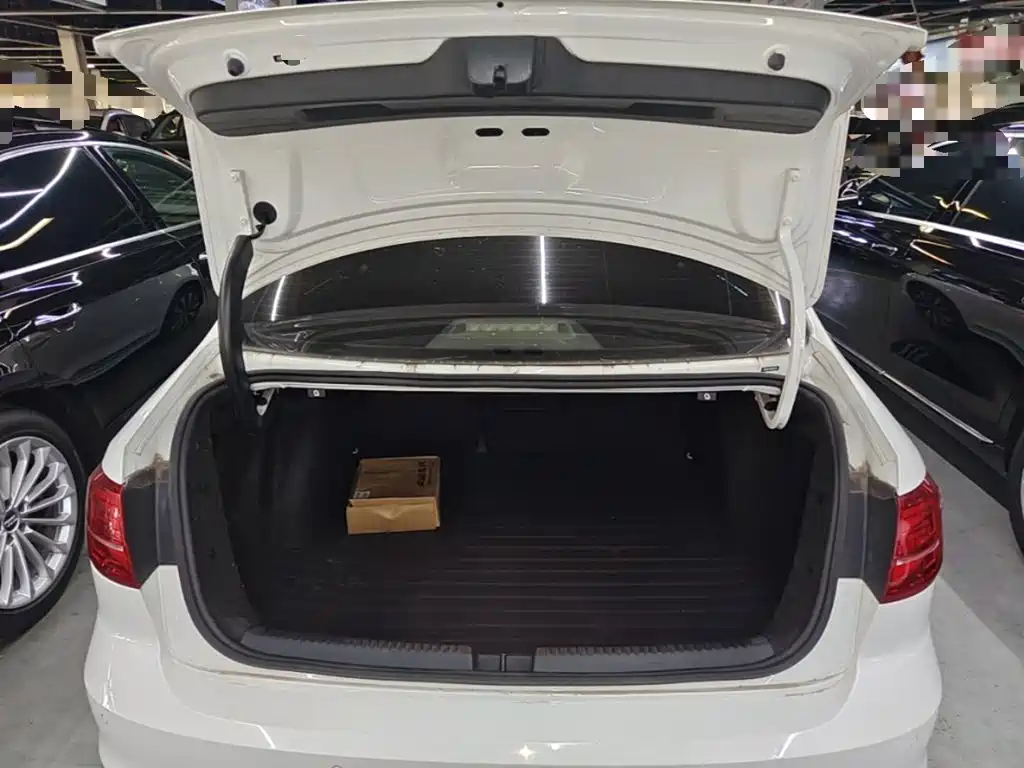 Volkswagen Sagitar — миниатюра 19