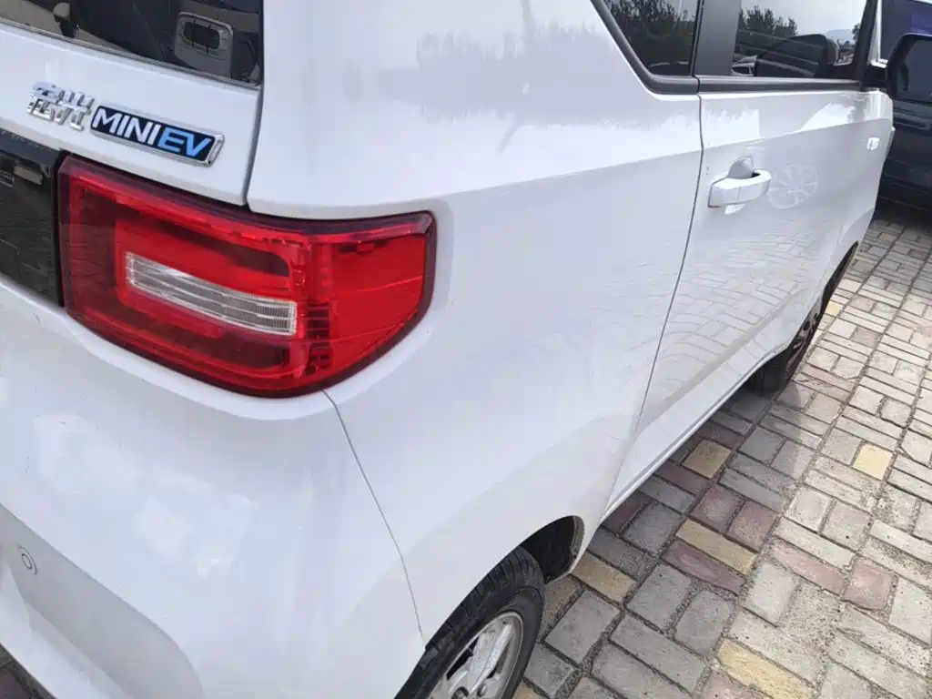 Wuling MINIEV — миниатюра 8
