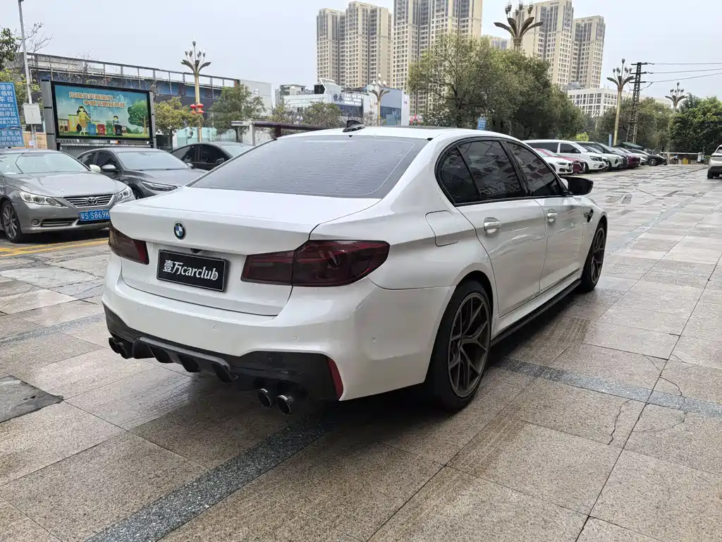 BMW 5 SERIES
