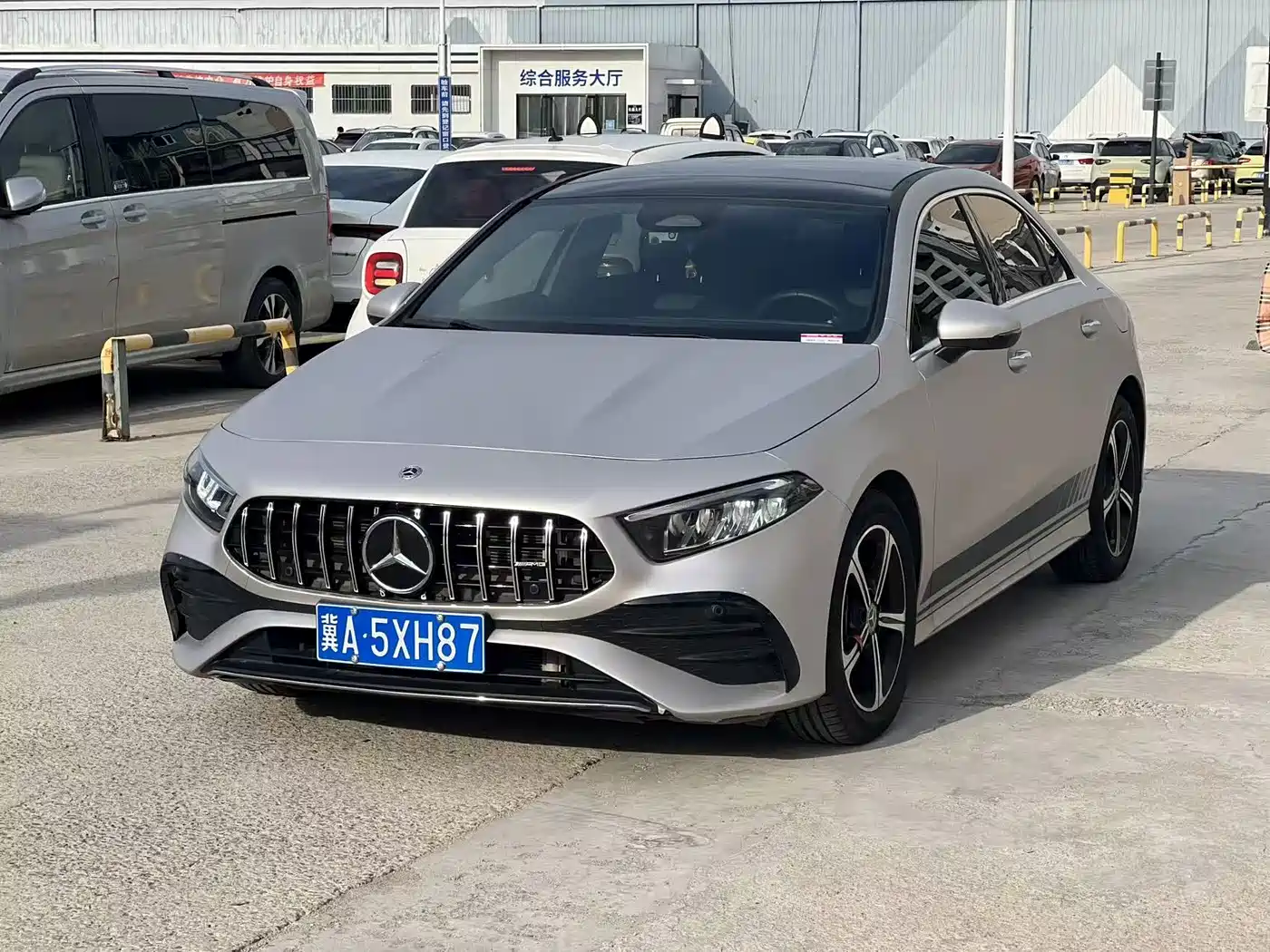 奔驰A级 2022款 A 200 L 运动轿车动感型 2023