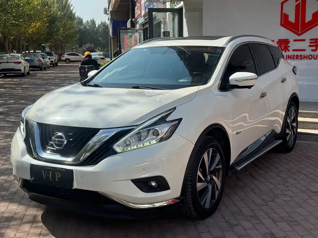 NISSAN LOULAN