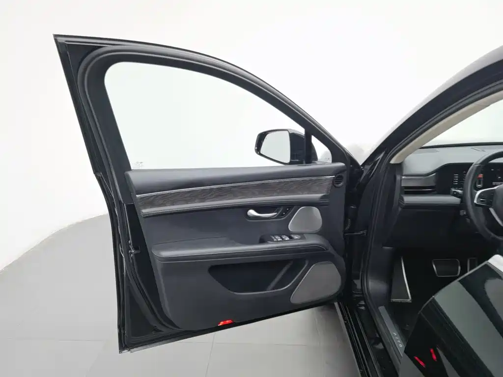 AITO Wenjie AITO M5 — миниатюра 8