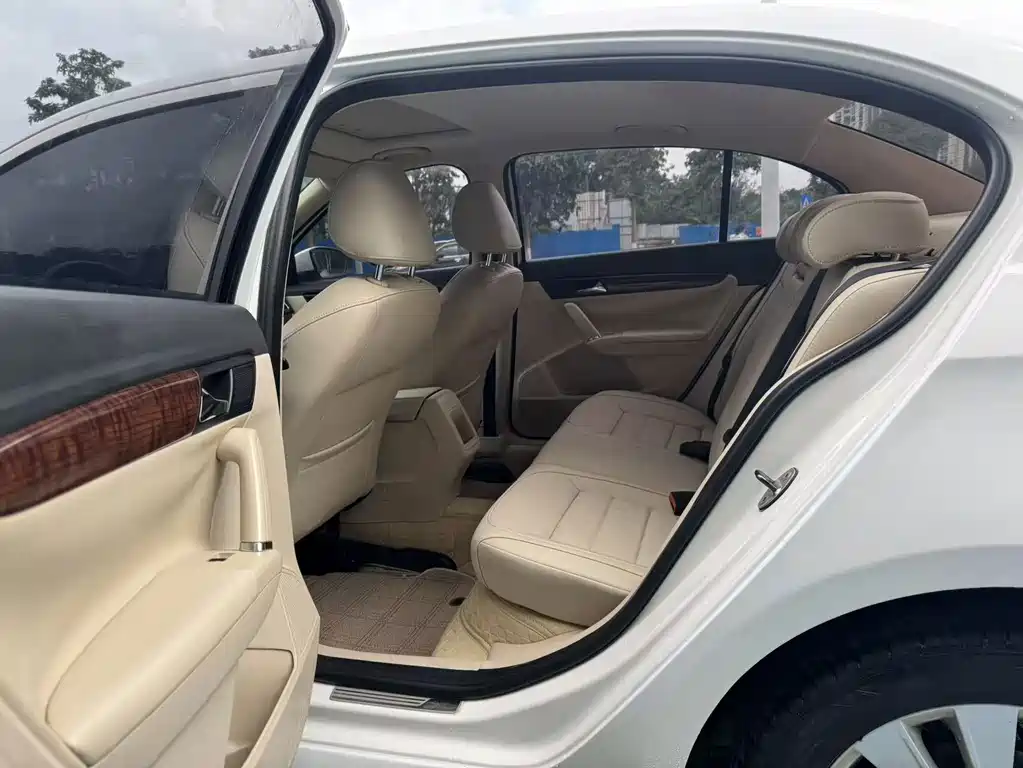 Volkswagen Lavida — миниатюра 13