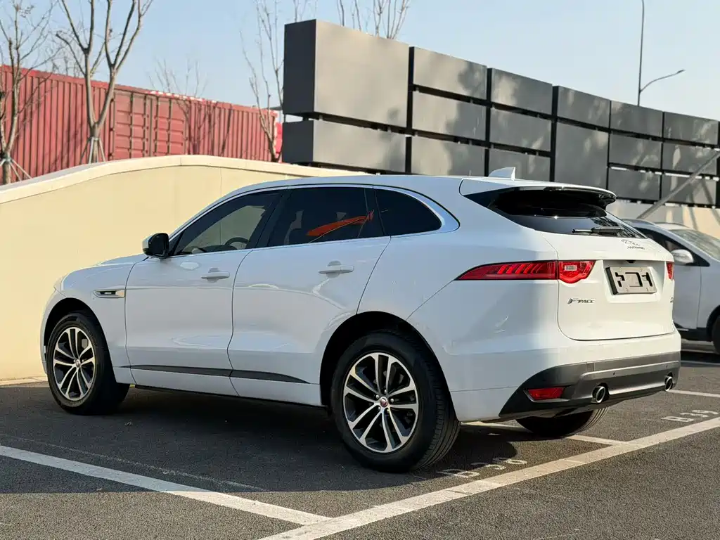 JAGUAR F PACE