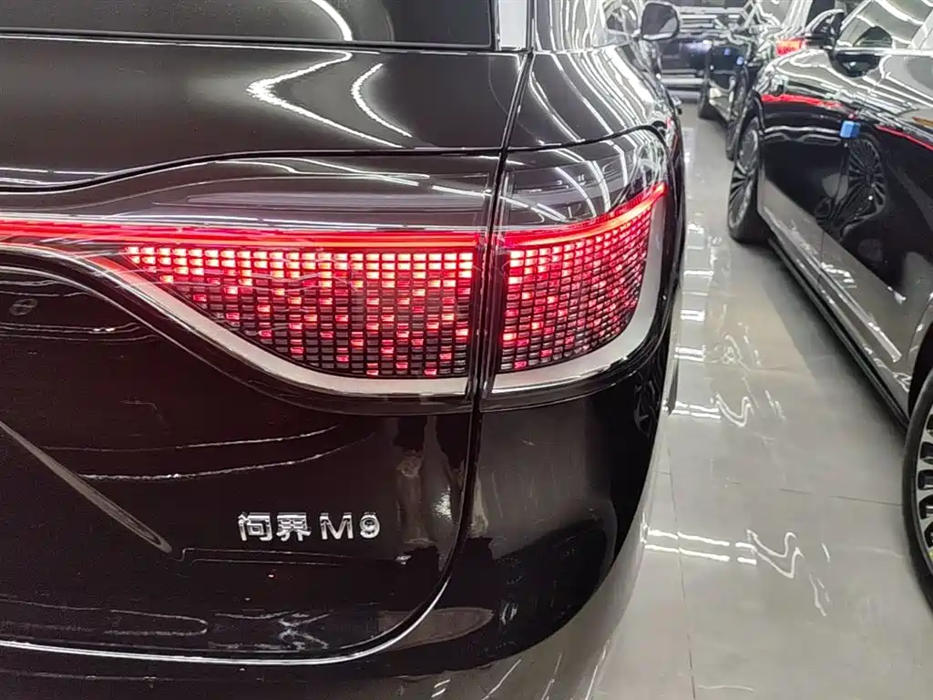 Aito M9 2025 Ultra 52kWh 6 мест (192 )