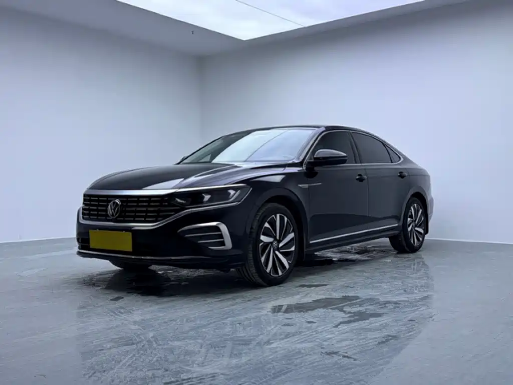 帕萨特 2025款 出众款 330TSI 精英版 2025