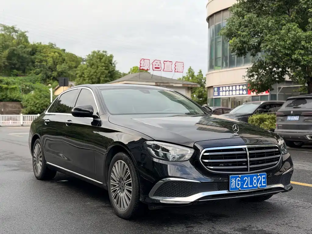 Mercedes-Benz E-Class — миниатюра 3