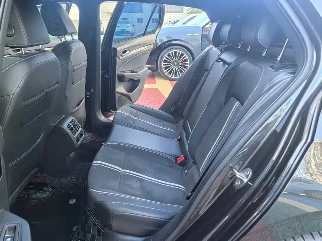 Volkswagen Golf — миниатюра 18
