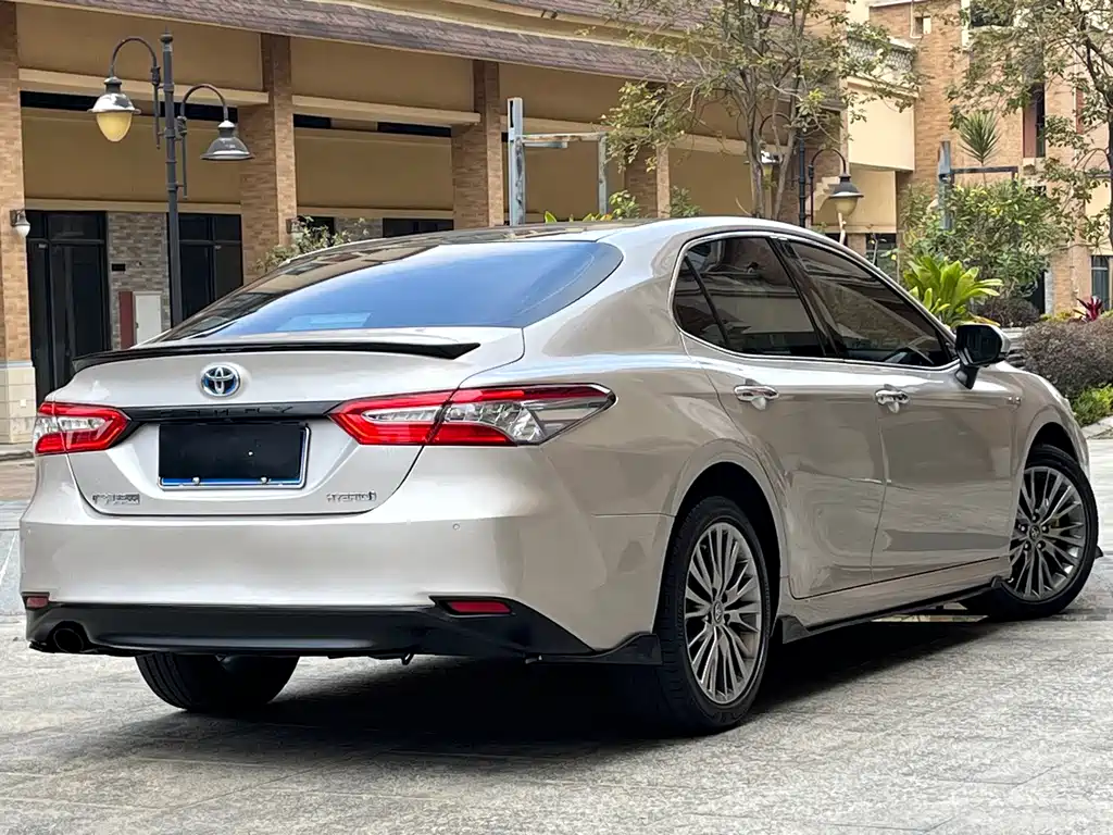TOYOTA CAMRY