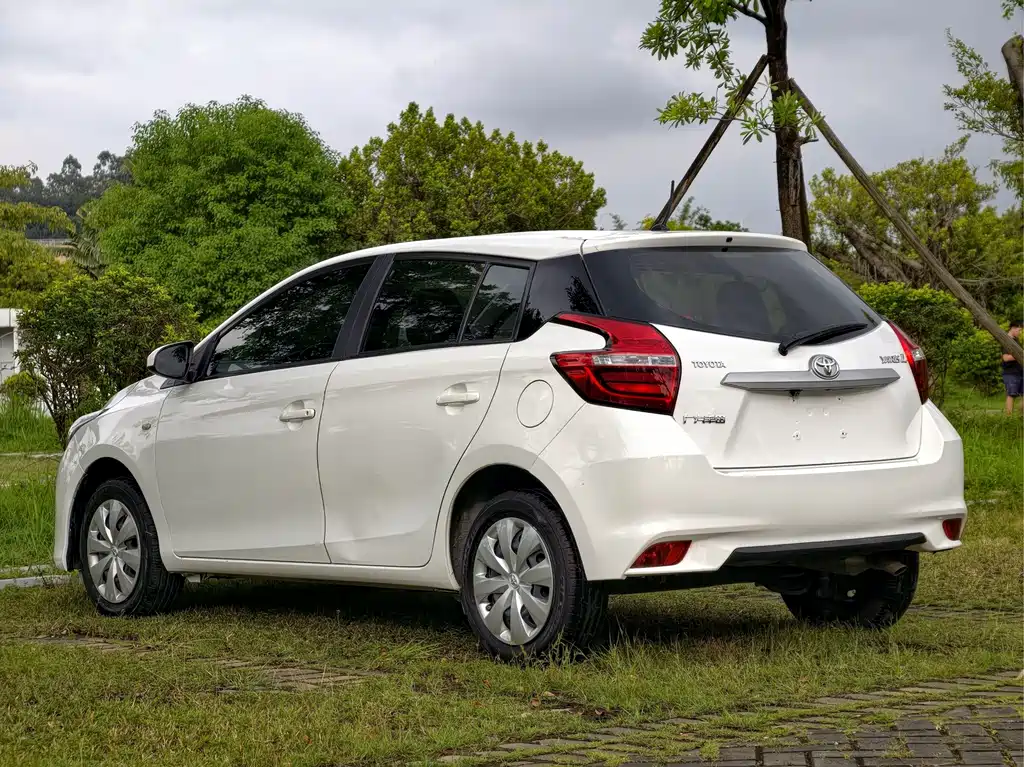 Toyota Yaris L — миниатюра 8