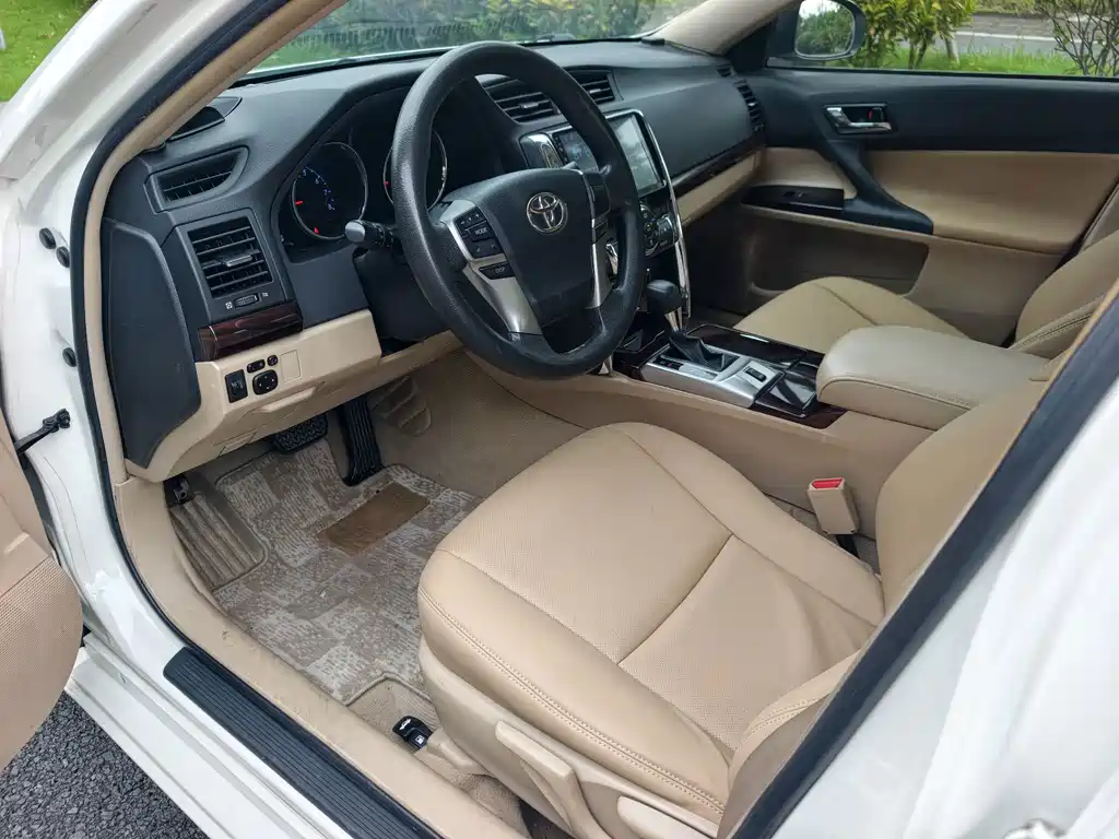 Toyota Reiz — миниатюра 7