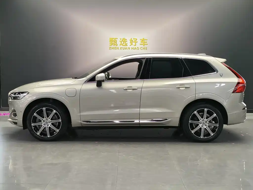 VOLVO XC60 PLUG IN HYBRID