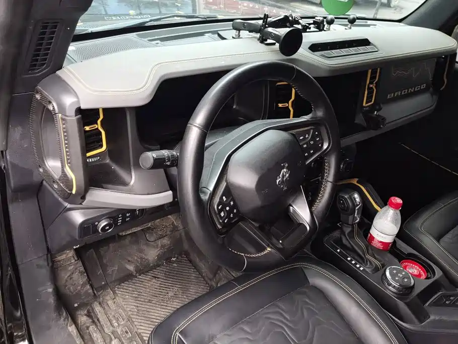 Ford Bronco — миниатюра 12