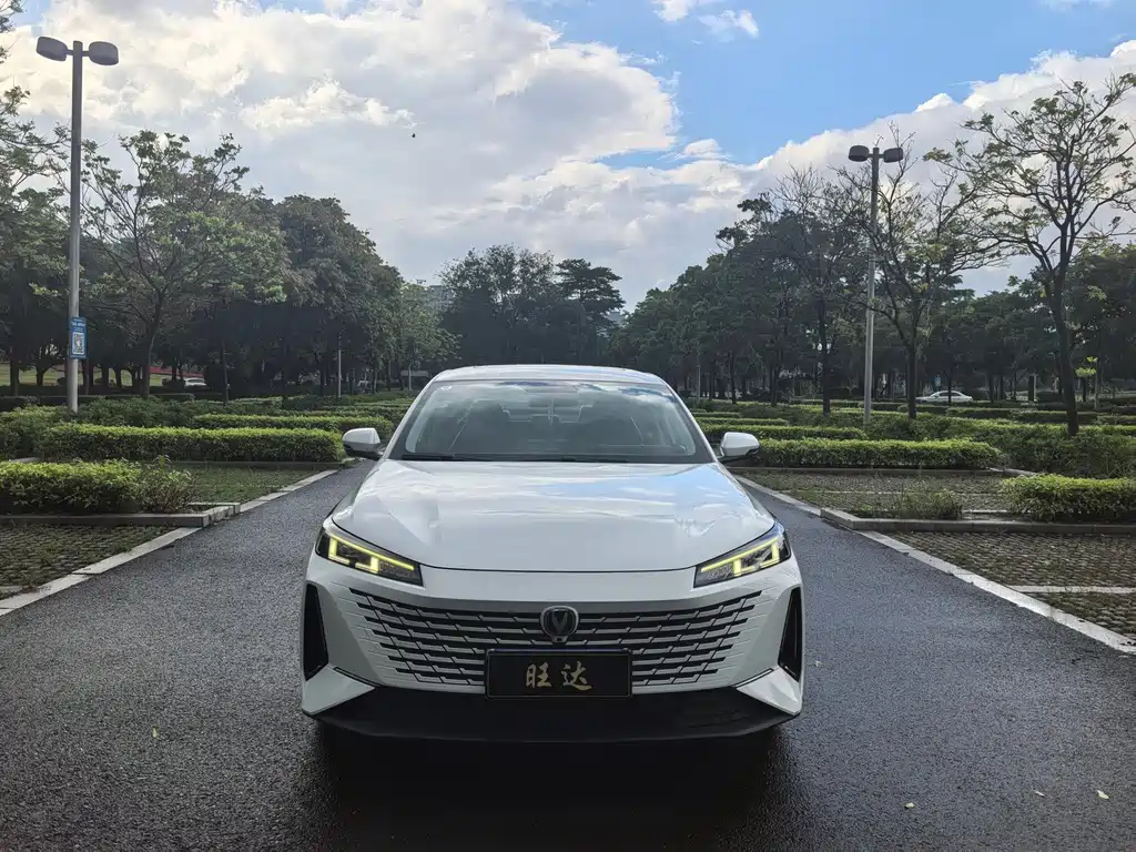 Changan Yida — миниатюра 2
