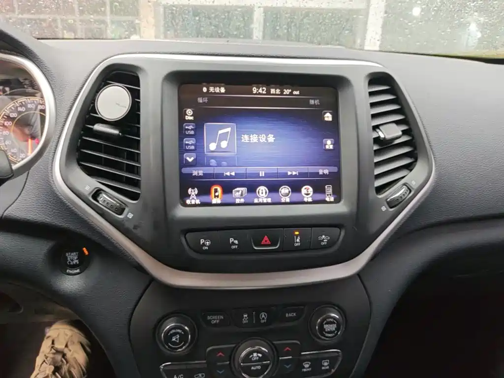 Jeep Cherokee — миниатюра 13