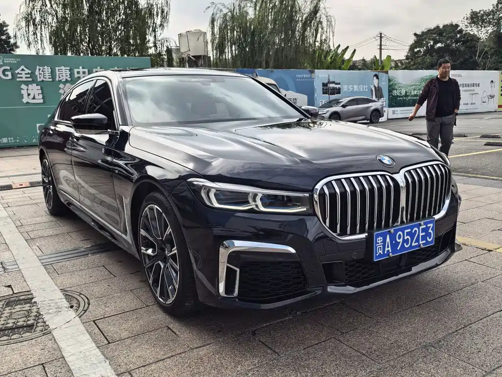 BMW 7 Series — миниатюра 3