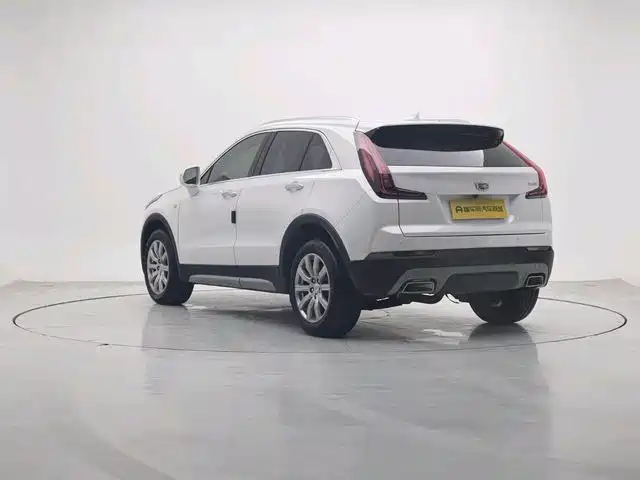 CADILLAC XT4