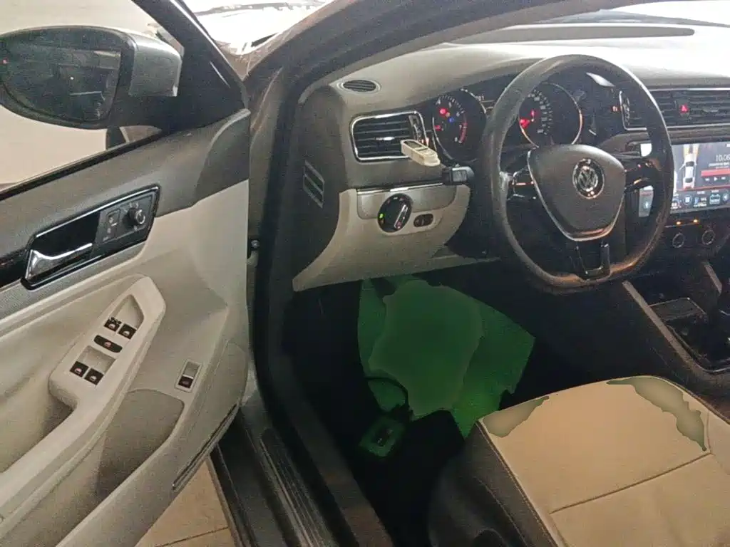 Volkswagen Sagitar — миниатюра 16