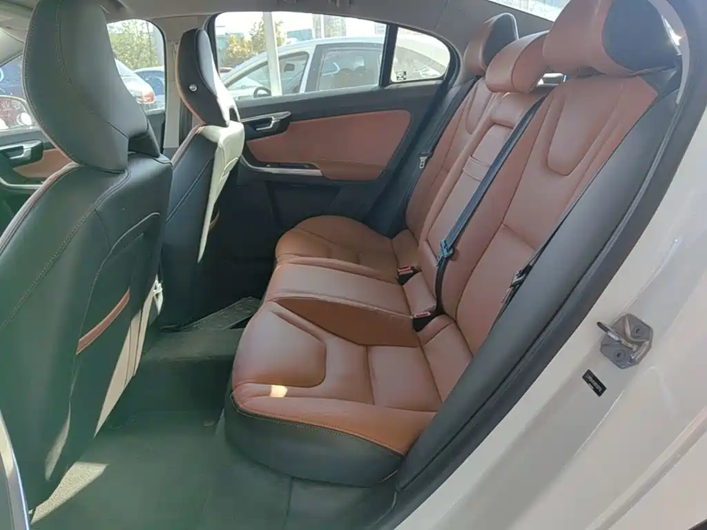 Volvo S60 — миниатюра 17