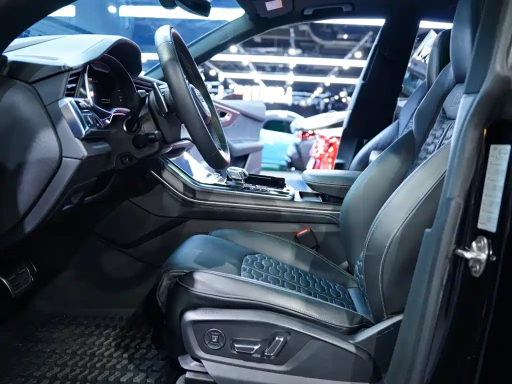 Audi RS Q8 — миниатюра 12