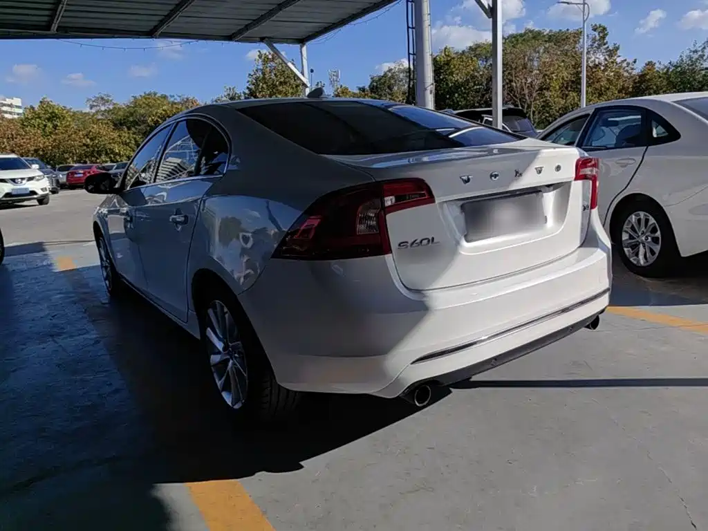 Volvo S60 — миниатюра 5