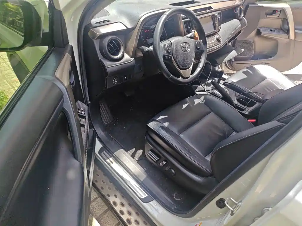 Toyota RAV4 — миниатюра 14
