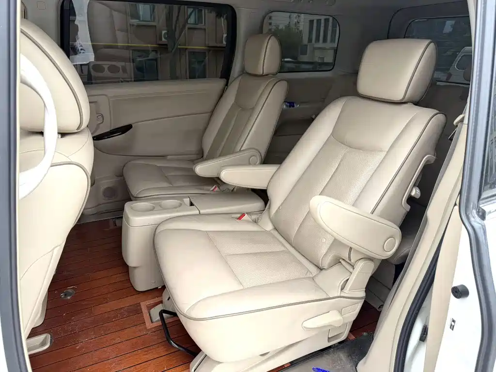 Nissan Quest — миниатюра 3