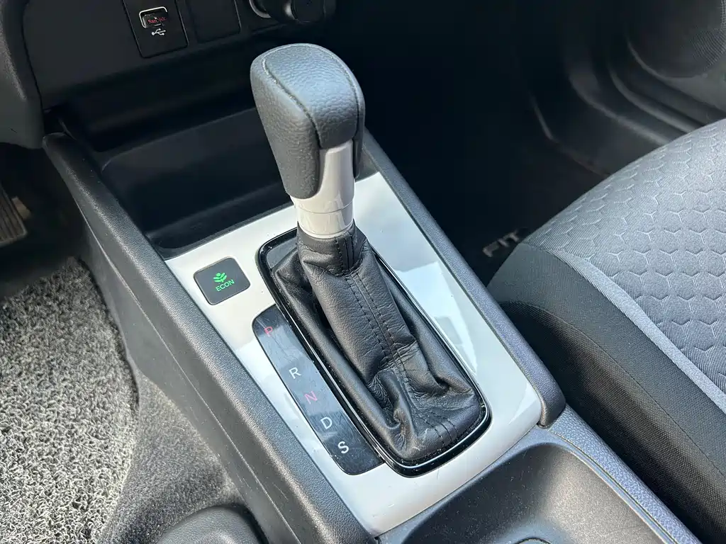 Honda Fit — миниатюра 13